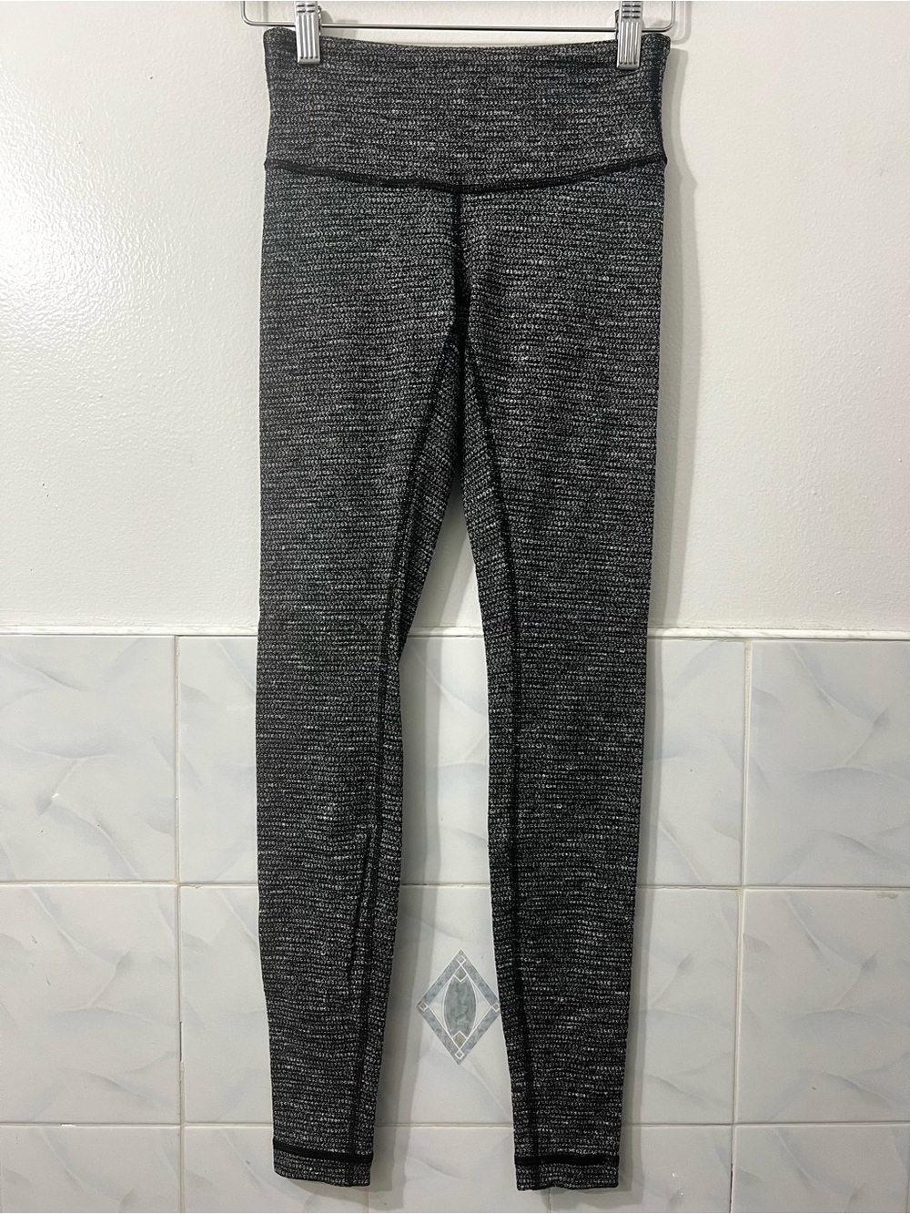 Lululemon Wunder Under Midrise Textured Heather Black Leggings 28” Inseam Size 4